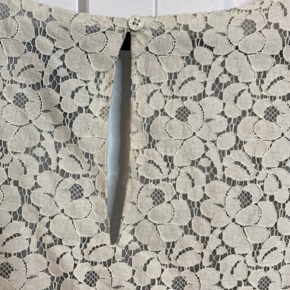 Talula | Elegant Cream Lace Tank Top Light bluey grey underlay - medium - Picture 4 of 5